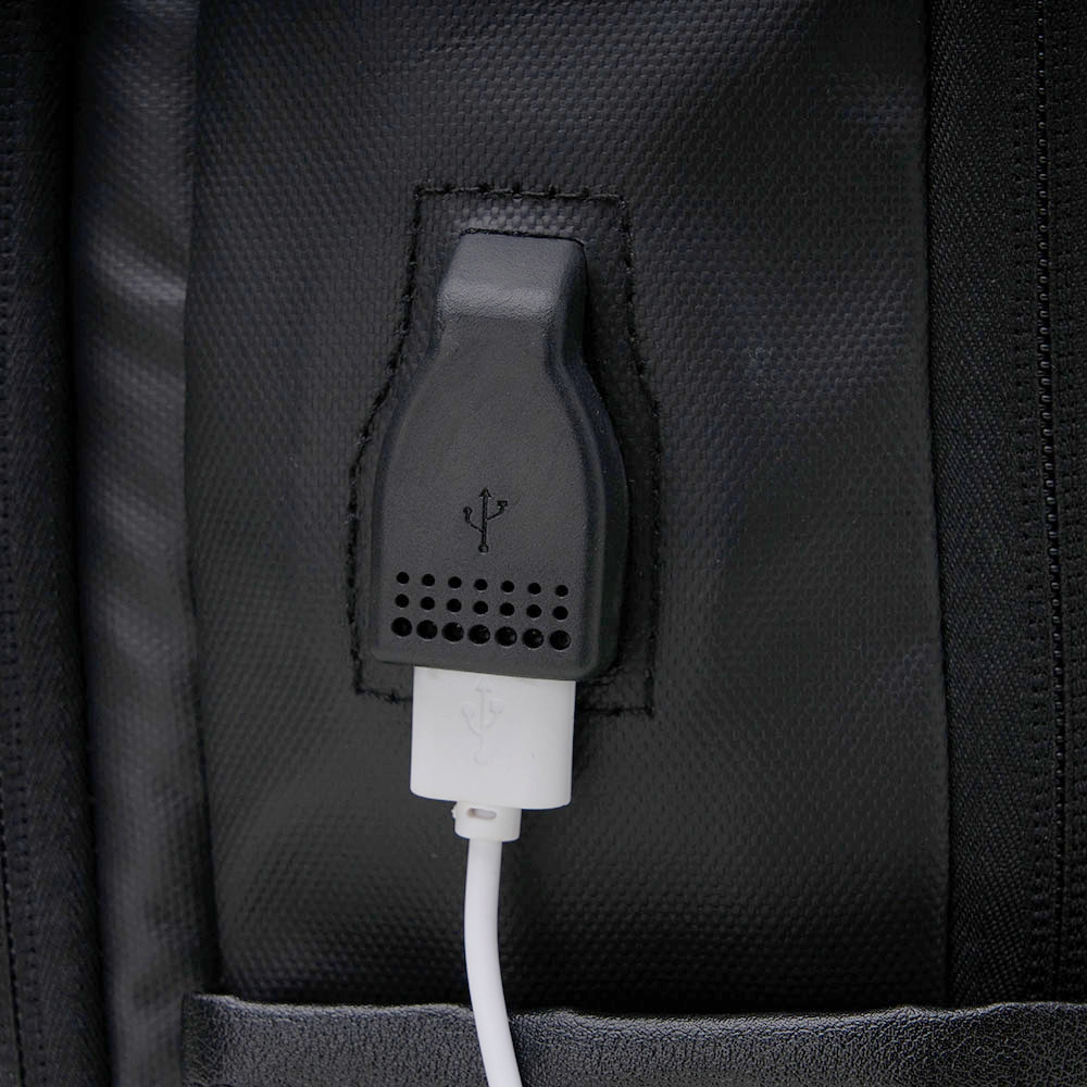 Mochila Couro Sintético USB 20 Litros - Imagem 7