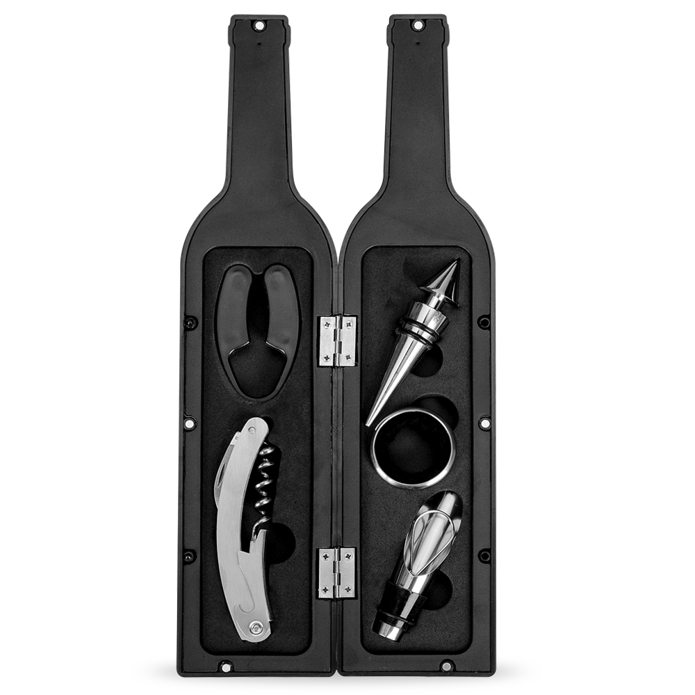 Kit vinho formato garrafa com 5 peças: tampa de bico, wine collar, bico condutor com tampa, saca-rolhas metálico com lâmina de corte e abridor de garrafa e cortador de lacre. Estojo com fechamento imantado e área interna com berço de espuma.