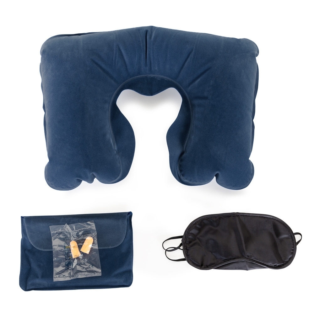 Kit viagem com 3 peças, contém: travesseiro inflável(revestido de veludo), máscara para olhos de cetim(revestido com espuma) e um par de protetor auricular. Acompanha uma nécessaire de veludo para guardar o kit.